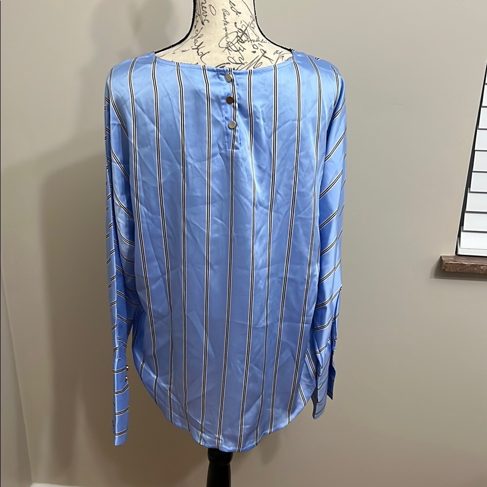EXPRESS TOP - Picture 2 of 2
